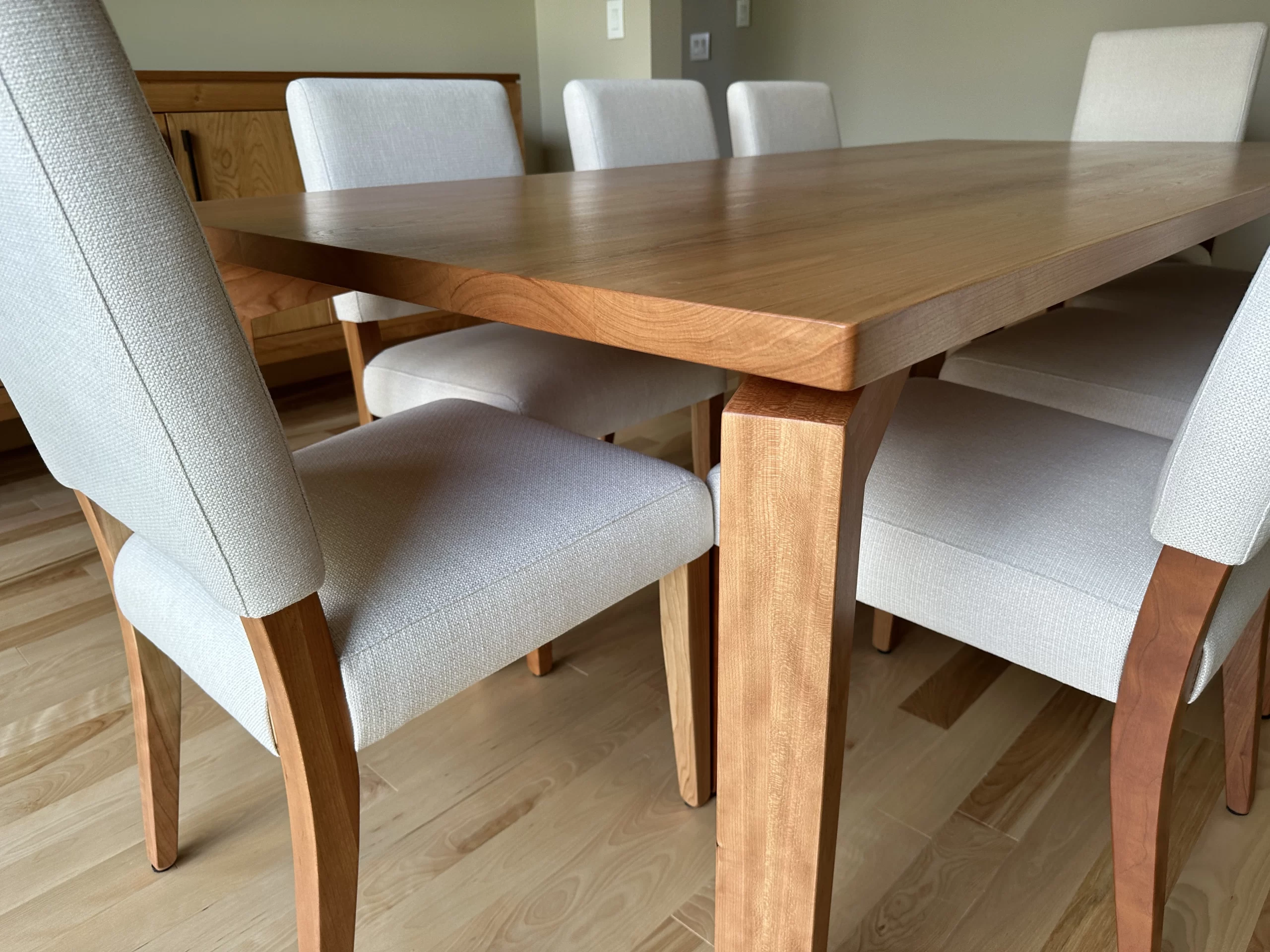 Modern Cherry Dining Table Canada - 4 webp